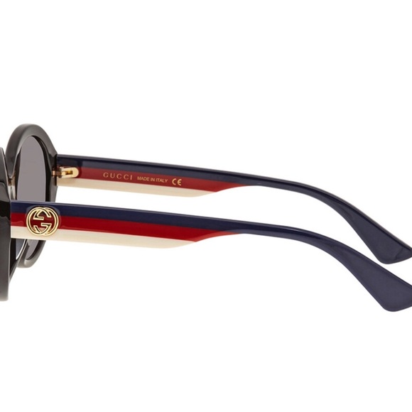 Gucci Women's Sunglasses. - Picture 3 of 8